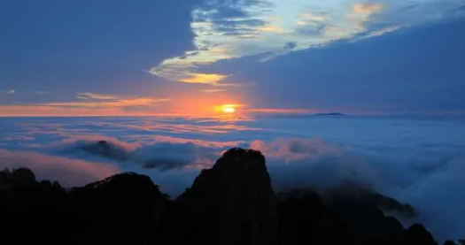 2025年去黄山看日出可以夜爬吗？黄山夜爬安全吗