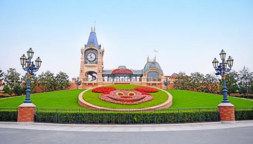 2025年9月去上海迪士尼人多吗？如何避开高峰游玩