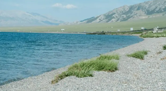 新疆何时入秋?2025年几月开始凉快