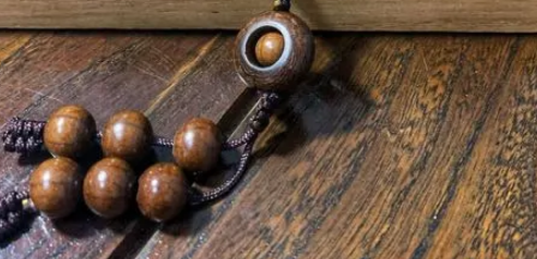 六道木手串为何越盘越黑?如何正确盘玩保养