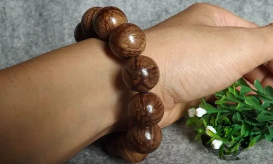 六道木棕色是染色吗?天然原色还是人工处理