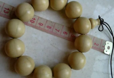 六道木手串颜色深浅哪个好?如何挑选最受欢迎