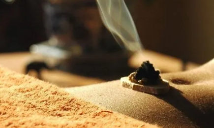 2025为什么喜欢三伏天晒背?晒背养生成新潮流?