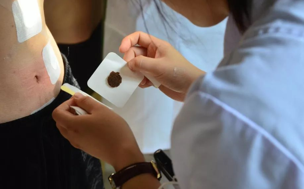 贴三伏贴皮肤烫正常吗?三伏贴烫伤怎么办