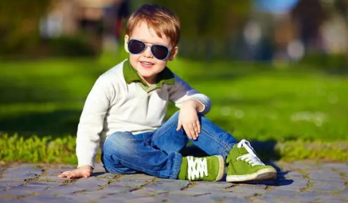 2025三伏天几点晒太阳最补阳气?哪个时段效果最佳