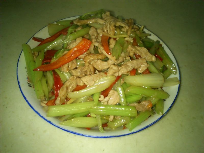芹菜炒肉丝十大经典做法,美味秘诀全解析-图2 芹菜炒肉丝十大经典做法,美味秘诀全解析-图2