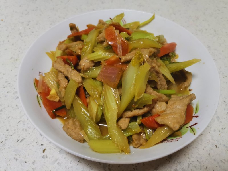 芹菜炒肉丝十大经典做法,美味秘诀全解析-图7 芹菜炒肉丝十大经典做法,美味秘诀全解析-图7