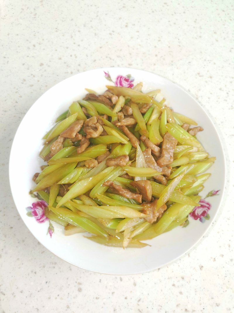 芹菜炒肉丝十大经典做法,美味秘诀全解析-图8 芹菜炒肉丝十大经典做法,美味秘诀全解析-图8