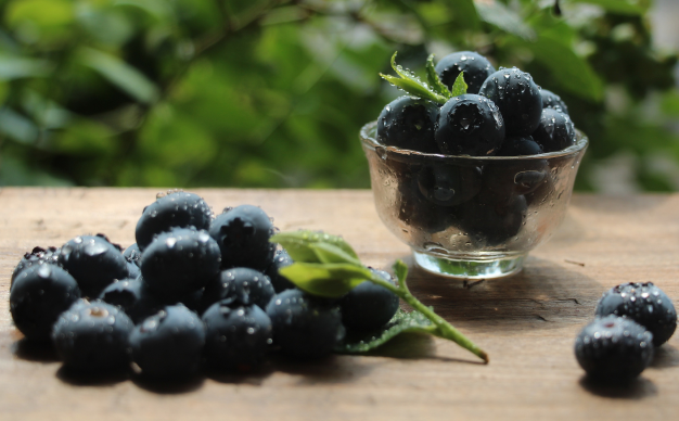 蓝莓水里飘起原因?如何清洗蓝莓才正确