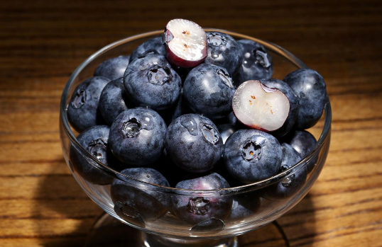 蓝莓发霉还能泡酒吗？泡酒安全如何保障