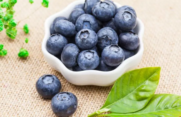 吃了一颗发霉的蓝莓要紧吗？误食发霉水果怎么办