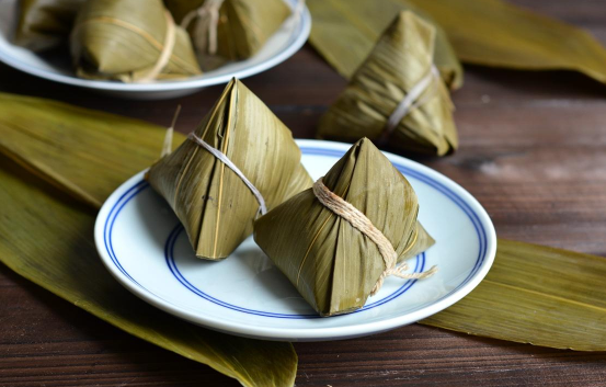 煮粽子水开后要小火吗？如何保持沸腾不溢锅