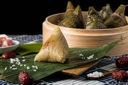 煮粽子时一个坏了其他还能吃吗?如何判断粽子是否变质?