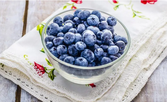 蓝莓一次吃半盒还是一盒好?吃太多有害吗