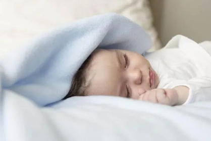 农历四月出生女孩命运?宝宝取名有何讲究