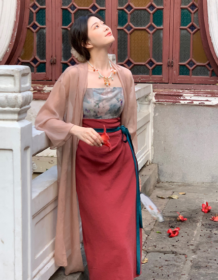 新中式适合什么年龄穿?年轻人如何驾驭新中式风