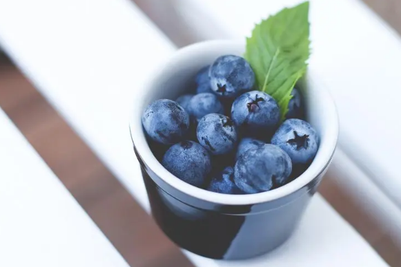 蓝莓不洗就吃有害吗?残留农药怎么办
