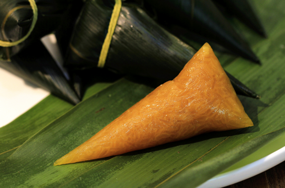 为什么粽子煮出来发黄?糯米变黄能吃吗