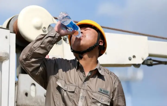 原问题2025夏最高温57度?热点第二问题可信吗