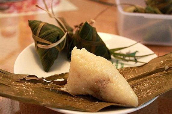 速冻粽子冷水下锅还是热水下锅?煮多久才软糯