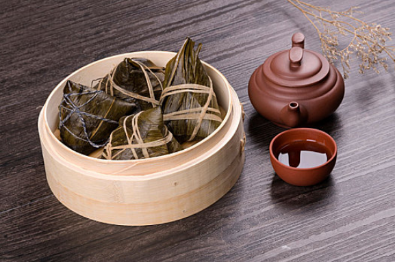 粽子打开好多丝正常吗?拉丝是坏了吗