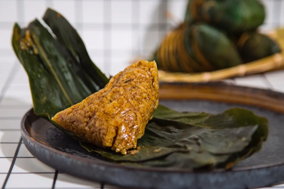 包甜粽子放红糖还是白糖好吃？红糖更健康吗