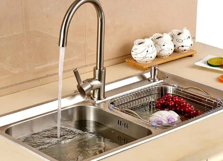 东北放水槽好还是西北?装修风水布局怎么选