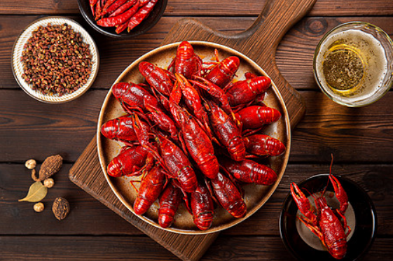 烧小龙虾加啤酒效果?啤酒烧虾更香吗