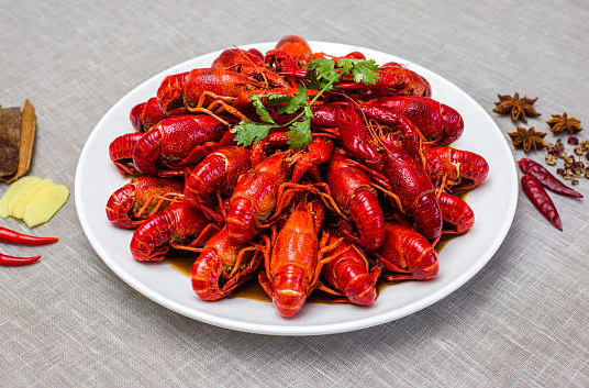 烧小龙虾加啤酒效果?啤酒烧虾更香吗