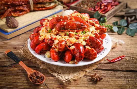 烧小龙虾加啤酒谁不宜?痛风患者能食用吗