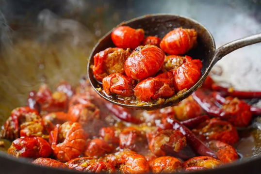 小龙虾没熟透吃了会怎样？会感染寄生虫吗