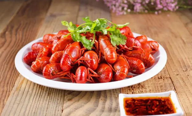 小龙虾蒸十分钟就熟了吗?如何判断小龙虾熟透