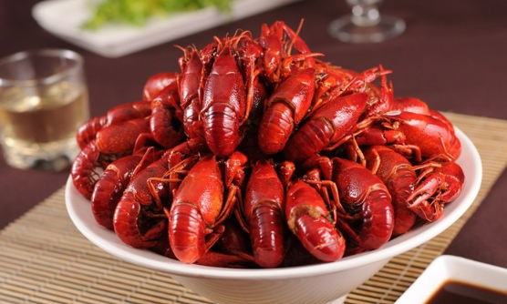 吃小龙虾前吃什么防过敏?过敏体质如何安全享用