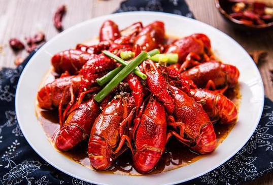 吃小龙虾前吃什么防过敏?过敏体质如何安全享用