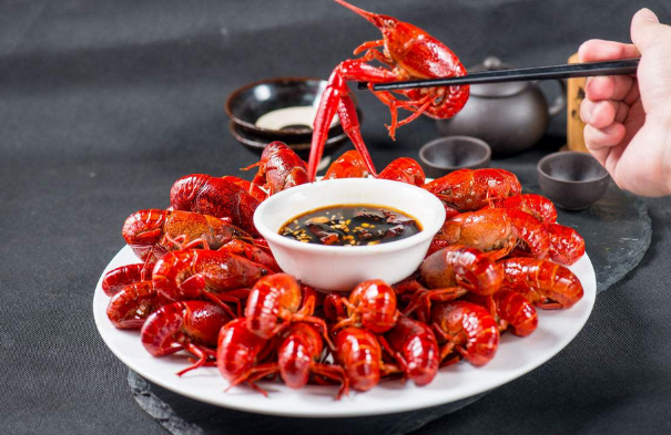 蒸小龙虾要开壳吗?如何快速剥壳