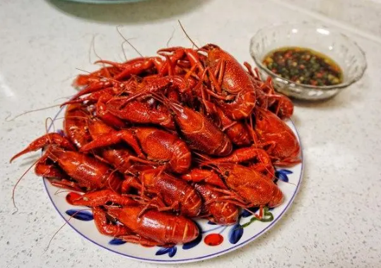 清蒸小龙虾用小火还是大火好?如何做更入味