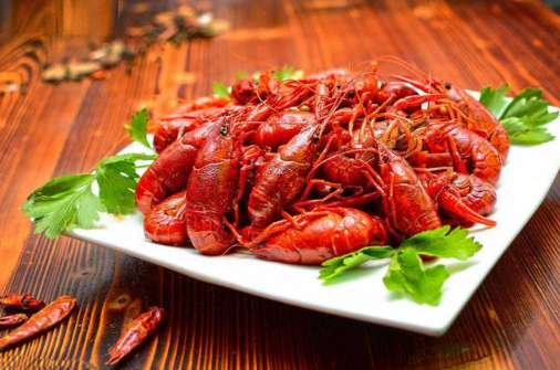 小龙虾虾线在背还是肚?如何快速去除虾线