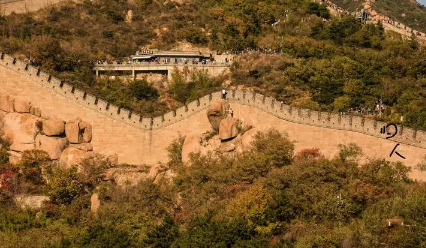 八达岭长城建议坐缆车上去吗?缆车排队要多久