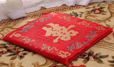 新娘坐福垫用过了给别人好吗?再婚能用吗