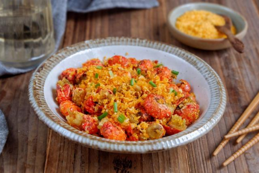 小龙虾带壳吃会怎样?壳能消化吗