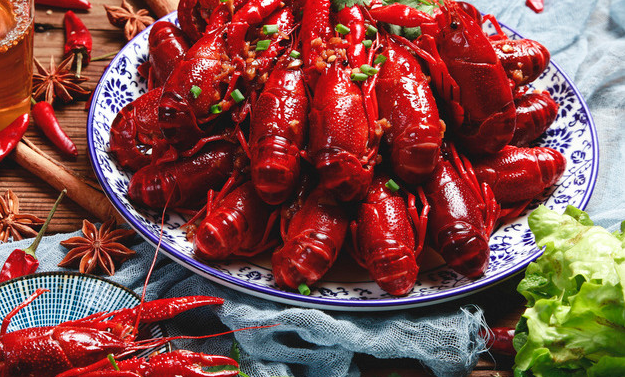 小龙虾焯水几分钟合适?如何焯水更鲜嫩