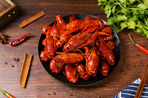 小龙虾炒前要焯水吗?如何做更入味