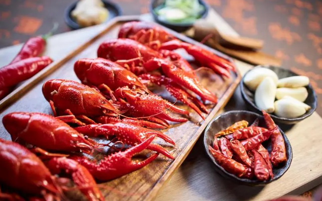 小龙虾炒前要焯水吗?如何做更入味