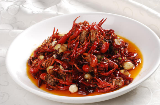 小龙虾一锅六人够吃吗?如何搭配更划算