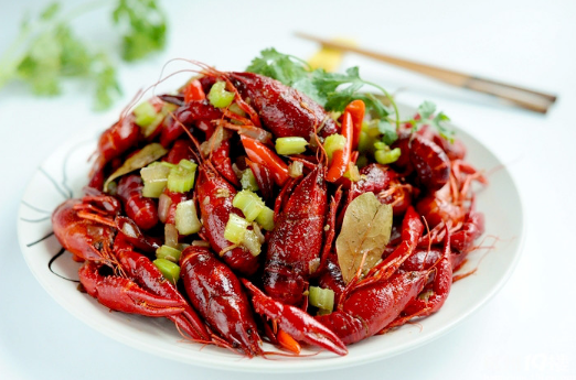 小龙虾焯水好还是不焯水好?如何做更入味