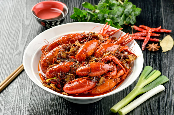 做小龙虾水煮好还是油炸好？哪种更受欢迎