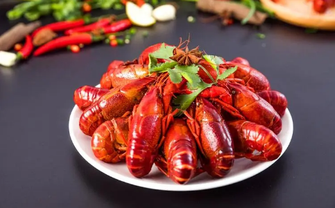 做小龙虾水煮好还是油炸好?哪种更受欢迎