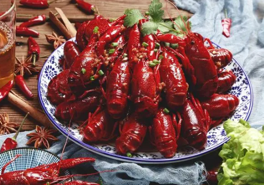 一个人吃3斤小龙虾有害吗?过量食用有何风险