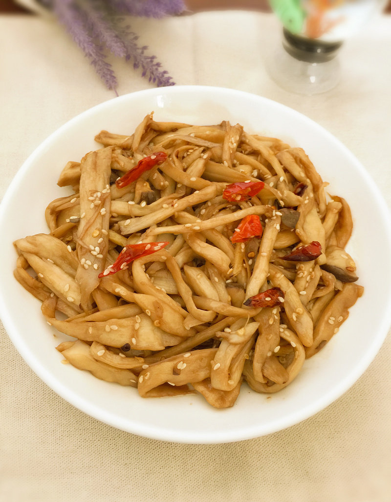 干煸鲍菇丝秘诀：三步做出饭店级美味