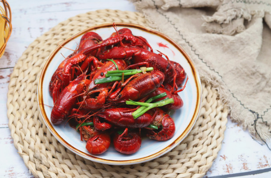 为什么吃小龙虾戴手套手上还有油?如何彻底防油